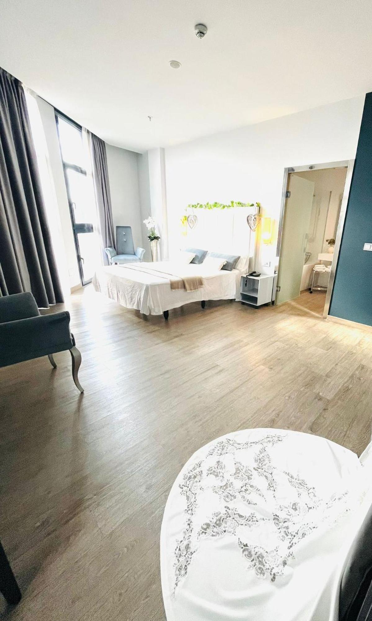 Hotel Santa Eulalia Пуертольяно Екстер'єр фото